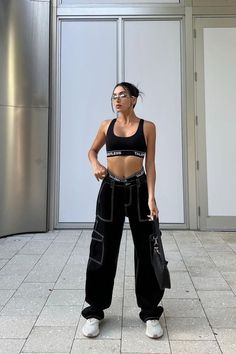 Raving Outfits, Festival Attire, All Black Fashion, Skater Girl Outfits, Outfit Streetwear, Black Streetwear, Looks Street Style, Easy Trendy Outfits, All Black Outfit