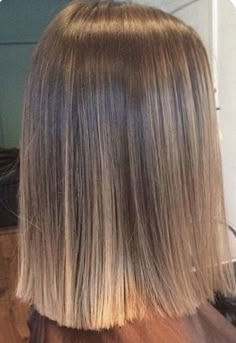 Easy Straight Hairstyles, Ash Blonde Hair, Penteado Cabelo Curto, Long Straight Hair, Shoulder Length Hair, Light Brown Hair