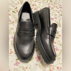 Size 7, They Run About A Half Size Small So They Fit Like A 6 1/2. Brand New, Never Worn Can Be Dressed Up Or Dressed Down! Great Staple For Anyone’s Closet. Calvin Klein Formal Round Toe Loafers, Calvin Klein Formal Loafers With Round Toe, Calvin Klein Round Toe Loafers For Work, Calvin Klein Slip-on Leather Loafers, Calvin Klein Leather Slip-on Loafers, Classic Calvin Klein Slip-on Loafers, Classic Calvin Klein Leather Loafers, Calvin Klein Elegant Round Toe Loafers, Elegant Calvin Klein Loafers For Formal Occasions