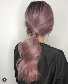 Pastel Mauve Hair, Dusty Pink Ombre Hair, Purple Blonde Hair, Mauve Hair, Lavender Hair Colors, Successful Woman, Straight Ponytail, Hair Streaks