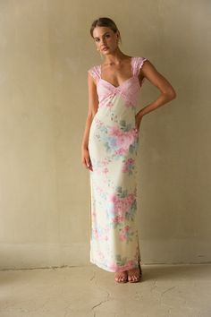 This item is excluded from promotions For the certified sweetheart in us all, the Mimi Lace Trim Floral Mesh Maxi Dress is ready for love. This mesh maxi dress features lace cap sleeves and bust, a sweetheart neckline, and quaint floral print. Perfect as wedding guest dress, pair with a pair of chic heels to complete the look!Details: Self: 95% Polyester, 5% Spandex Contrast: 95% Nylon, 5% Spandex Lining: 100% Polyester Lots of Stretch Fully Lined Side Slits Hand Wash Cold/ Line Dry Cute Wedding Dresses For Guest, Bridal Shower Guest Dress, Floral Pastel Dress, Long Floral Dresses, Savannah Style, Pastel Floral Dress, Long Floral Dress, Midi Floral Dress, Red Floral Top