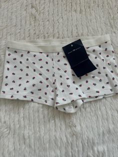 Brandy Melville floral shorts  One size  BNWT Brandy Shorts, Sleeping Shorts, Short Blanc, Brandy Melville Shorts, Pink Jeans, Virtual Closet, Floral Shorts, Boxer Shorts, Christmas Wishlist