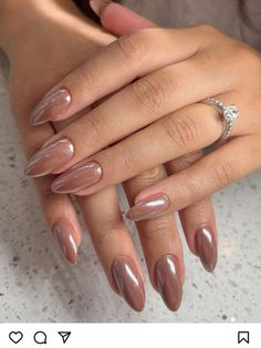 Sheer Beige Nails, Pearl Brown Nails, Brown Nail Extensions, Gel Nails On Brown Skin, Subtle New Years Nails, Tasteful Nails, Brown Pearl Nails, Haily Biber Nailart, Toirtoshell Nails