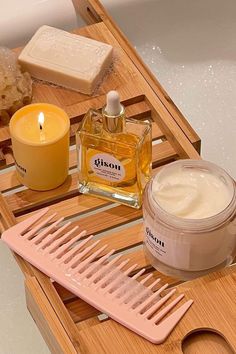 Gift Guide: The Best Self-Care Gifts (Because You’re Worth It) (Photo: @d.anique) Candle Self Care, Self Care Photoshoot Ideas, Aesthetic Self Care Photo, Beauty Care Aesthetic, Beauty And Self Care, Beauty Self Care, Aesthetic Self Care, Self Care Aesthetic, Pretty Products