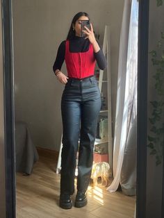 Work Outfits For Hairstylists, Neon Pink Shirt Outfit, Burgundy Top Outfit, Easy Fashion, Modesty Outfits, Casual College Outfits, Winter Fashion Outfits Casual, Everyday Fashion Outfits, Casual Day Outfits