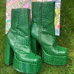 These Jeffrey Campbell Platform Boots Have Only Been Worn Twice. They Are A Super Fun Green Color With A Gator Texture. The Platform Provides A Lot Of Height While Keeping Them Comfortable. Jeffrey Campbell Platform, The Platform, Jeffrey Campbell Shoes, Platform Boots, Jeffrey Campbell, Green Color, Women Shoes, Texture, Boots