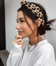 pinterest: @connellmikayla Leopard Print Headband, Bohol, Penteado Cabelo Curto, Prom Makeup, Hair Dos, Headband Hairstyles, Scarf Hairstyles, Hair Day