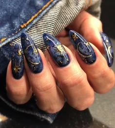 Halloween Nails, Ideas and Inspo For Spooky Season Stars Nails, Witchy Nails, Kpop Nails, Nails Ombre, Moon Nails, Galaxy Nails, Play Basketball, Colorful Nails, Almond Nail