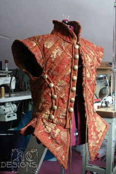 Gorgeous red brocade doublet by AC Designs - Front Doublet Medieval, Mens Garb, Broadway Costumes, Fair Outfits, Theme Dress, Stage Costume, Period Outfit, Medieval Clothing, Medieval Fashion