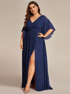 Look effortlessly chic on your friend's big day with our Plus Size Half Sleeve Pleated A-Line V-Neck Chiffon Bridesmaid Dress. The flattering A-line silhouette and V-neckline accentuate your figure, while the pleated chiffon adds a touch of romance. Perfect for weddings and formal occasions, this dress will make you feel like a beautiful and supportive bridesmaid. (occasions: weddings, formal occasions, bridesmaid) Chic Plus Size Outfits, Plus Size Dresses Casual, Plus Size Wardrobe, Trendy Plus Size Dresses, Bridal Party Attire, Cute Dresses For Party, Beautiful Evening Dresses, Chic Plus Size, Dresses A Line