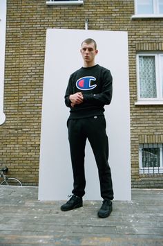 Iconic heritage sportswear brand CHAMPION have teamed up with leading British youth culture magazine, LAW for their AW/15 UK campaign entitled; ‘Absent Without Leave‘. The campaign was photographed against signature white backdrops on and around the streets of London, by photographer Bafic. Sporty Outfits Men, Id Magazine, British Boys, Vintage Mens Fashion, Youth Culture, Street Culture, Mens Fall, Sportswear Brand