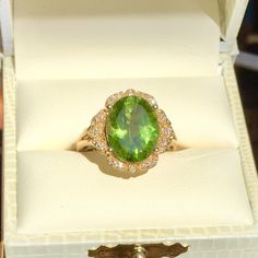 Classic 5.66 ct Deep Green Himalayan Peridot Ring, Size 7 Demantoid Garnet, Peridot Ring, Emo Fashion, Colored Gems, Rare Gemstones, Diamonds And Gold, Yellow Diamond, Deep Green, Lily Pads