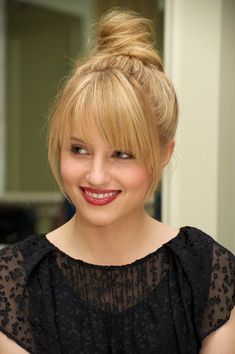 Straight blonde wrapped bun updo with long face framing wispy bangs hairstyle with golden highlights Medium Curly Hair Styles, Hair 2018, Dianna Agron, Fringe Hairstyles, Short Hairstyle, Hairstyles For Round Faces, Red Lipstick, Great Hair, Cute Hair