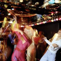 Hedonistic Aesthetic, Italo Disco Aesthetic, Hedonistic Disco, Disco Core, Club Pictures, Look Disco, 70’s Disco, Club Photography, Disco Aesthetic