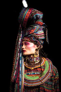 Jenny Kee, Fashion Design School, Tenun Ikat, Ethno Style, Look Festival, Estilo Hippie, Ethnic Patterns, Colorful Jewelry, People Of The World