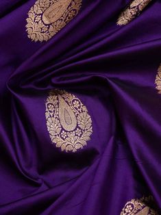 Pure Banarasi Saree, Purple Saree Look, Dark Purple Saree, Kerala Saree Blouse Designs, Nauvari Saree, Dark Purple Color, Silk Sarees Online Shopping, Banarsi Saree