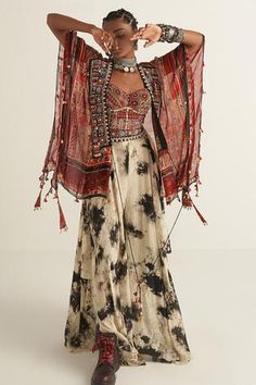 Look Hippie Chic, Look Boho Chic, Fest Outfits, Estilo Hippy, Mode Hippie, Embellished Skirt, Earthy Outfits, Estilo Hippie, Mode Boho