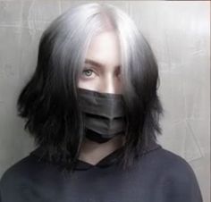 Goth With White Hair, White Roots And Black Ends, White Roots Black Hair, White Roots Hair, Ghost Hair Dye, Ghost Hair Color, Ghost Tips Hair, Ghost Hairstyle