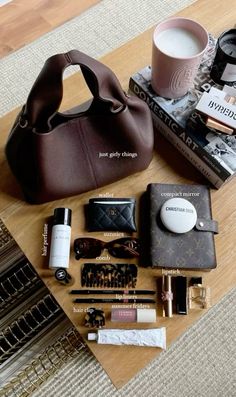 Picture not mine Hyper Organization, What's In My Bag Aesthetic, Polene Bag, Girly Bags