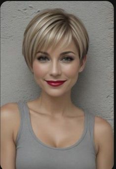 Angled Pixie Bob, Bobbed Hairstyles With Fringe, Free Hairstyle, Sleek Short Hair, Chic Short Hair, Short Hair Images, Liquid Silver, Bob Haircut For Fine Hair, Hairstyle Trends