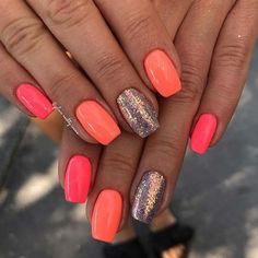 Neon Nails With Glitter, Short Nails Neon, Pink With Glitter Nails, Neon Orange And Pink Nails, Pink And Coral Nails, Power Dip Nails Ideas, Glitter Summer Nails, Neon Coral Nails, Coral Pink Nails