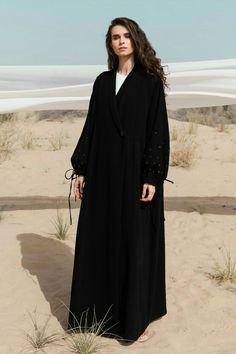 Simple Abaya Black, Daily Abaya, Abaya Fashion Black, Black Abaya Designs, Simple Abaya, Daily Dress Me, Abaya Collection, Abaya Designs Latest