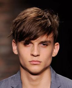 Haircuts for men that keep the hair long on top and shorter on the sides offer a versatile and classic lookPeep our 15 favorite hairstyles Young Mens Hairstyles, Long Haired Men, Young Men Haircuts, Top Hairstyles For Men, Male Hairstyles, Cool Mens Haircuts, Long Hair On Top