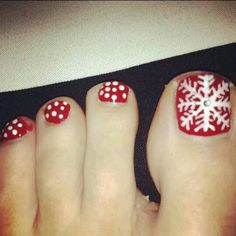 Holiday Winter Toenails, Christmas Pedicure, Ideas Pedicure, Make Up Gold, Holiday Nails Christmas, Pretty Toe Nails, Holiday Nail Designs