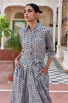 Shirt And Flared Pants, Cotton Kurtis Online, Unique Tops, Coord Sets, Cotton Kurtis, Handloom Weaving, Zig Zag Print, Unique Top, Flared Pants