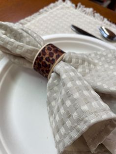 Wood napkin ring with Leopard Trim Buy how many you need to make your table look great!  If you need more than 12, please let me know. 1" wide, 1 3/8" hole size Columbia Tn, Wooden Napkin Rings, Napkin Ring, Brown Leopard, Centerpiece Decorations, Napkin Rings, How Many, Columbia, Kitchen Decor