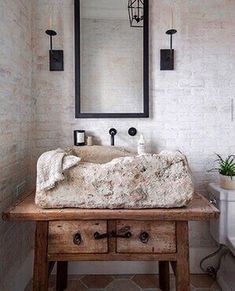 (@verdeolivo_dec) • Світлини та відео в Instagram European Farmhouse, Stone Sink, Farmhouse Sink, Puglia, 인테리어 디자인, Bathroom Inspiration, Bathroom Interior Design, Bathroom Interior, Powder Room