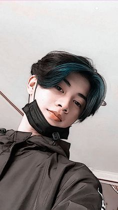 Ishlah nursyahidin Ullzang Boys, Kpop Hair Color, Two Color Hair, Long Hair Highlights, Dark Blue Hair, Handsome Celebrities, Asian Men Hairstyle, Kpop Hair