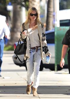 Kate Bosworth, downtime Kate Bosworth Style, Boho Street Style, Style Types, Casual Ootd, Laurel Canyon, Burberry Trench, Style Muse, Kate Bosworth, Sienna Miller