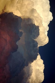 Yamagata, Storm Clouds, To Infinity And Beyond, Sky And Clouds, Beautiful Sky, Aerial Photography, Pics Art, Ocean Waves, Amazing Nature