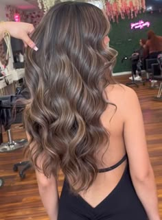 Brown Glazed Hair, Types Of Highlights For Hair, Candlelit Brunette, Brown Sugar Brunette, Hair Inspo Color Brunettes, College Hair, Balyage Long Hair, Dark Balayage