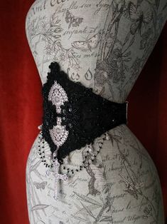 Gothic Chain Belt, Gothic Adjustable Corset Belt For Festivals, Adjustable Gothic Corset Belt For Festivals, Types Of Goth, Find Style, Sew Patterns, Goth Clothing, Adjustable Lighting, Goth Outfits