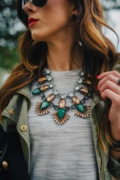 Inspo on how to wear statement necklaces. Saltwater Pearls, A Necklace, Priyanka Chopra, Comfy Fashion, Looks Chic, Mariah Carey, Jewelry Wedding, Bib Necklace, Coco Chanel