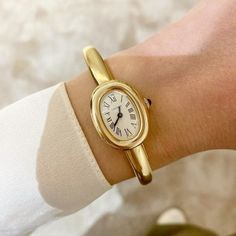 Vintage Gold Watch Aesthetic, Vintage Cartier Watch, Fancy Watches, Vintage Watches Women, Bangle Watches, Luxe Jewelry, Dope Jewelry, Cartier Watch, Classy Jewelry