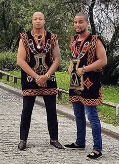 Toghu Designs For Men, Latest Bamenda Traditional Wears, Bamenda Traditional Dress, Cameroonian Traditional Dresses, Bamenda Traditional Wear, Cameroon Kaba Styles, Shasha Designs