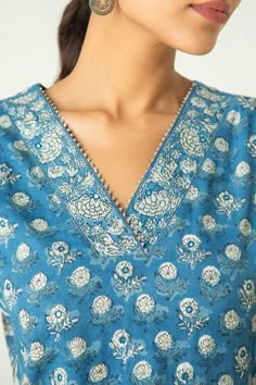 Necks For Suits, Simple Kurta Neck Designs Cotton, Neck Design For Kurta Neckline, Cotton Neck Designs For Suits, Jaipuri Kurta Designs Women, Block Print Suit Neck Design, Women Kurti Neck Design, Kurti Necks For Women, A Line Cotton Kurti