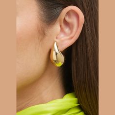 Bottega Veneta earrings 18-karat gold-plated sterling silver Features a polished finish For pierced ears Made in Italy Bottega Veneta Hoop Earrings, Bottega Veneta Earrings, Botegga Veneta, Small Drop Earrings, Knot Earrings, Gold Drop Earrings, Pierced Ears, Minimalist Jewelry, Teardrop Earrings