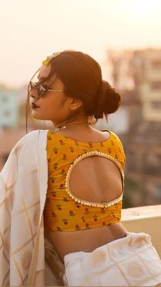 Blouse Designs Latest Back Side, Blouse Designs Latest Back, Clothing Pattern Design, Fashion Show Dresses, New Blouse Designs, Blouse Designs Indian