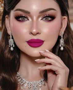 Makeup looks/ makeup ideas /eye makeup/eye shadow looks/ lips/ lipsticks/ liparts/ hairstyles/ earrings /pink /nacklace/jewellery /diamonds/pearls Wedding Makeup For Purple Dress, Pink Bridal Eye Makeup, Pink Wedding Makeup Brides, Pakistani Makeup Looks, Indian Makeup Looks, Glam Wedding Makeup, Bridal Eye Makeup