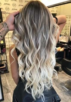 Dramatic Blonde Highlights On Dark Hair, Hair Styls, Blonde Balayage Hair, Balayage Straight, Blond Balayage, Balayage Blonde, Balayage Color, School Hair