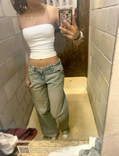 Jean Tube Top, Tube Top Outfits, Low Rise Baggy Jeans, Aesthetic 2024, Baggy Jean