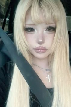 @fish_fingiiies Y2k Makeup Looks, Gyaru Makeup, Doll Eye Makeup, Alt Makeup, Pretty Makeup Looks, Swag Makeup, Smink Inspiration, Alternative Makeup, Cool Makeup Looks