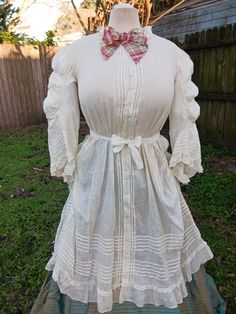 HIGH VICTORIAN BUSTLE DAY DRESS | eBay 1890s Day Dress, Victorian Bustle, Morning Dress, Cowgirl Aesthetic, Bodice Dress, Historical Clothing, Pearl Buttons, Day Dress, Day Dresses