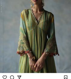 Kurtis Traditional, Haldi Suit, Trendy Neck Design, Dress Patern, Georgette Dresses, Saree Reuse, Kurta Pattern, Outfit Traditional, Festival Dresses