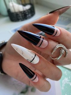 Grey Stiletto Nails, Gray Nail Designs, Grey Nail Designs, Pointy Nails, Wow Nails, January Nails, Vintage Nails, Claw Nails