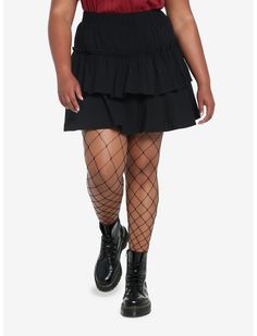 Black Ruffles Tiered Mini Skirt Plus Size Plus Size Flannel With Skirt, Black Short Skirt Fluff High Waited, Plus Size Skirts Short, Ruffle Skirt Outfits, Black Ruffle Skirt Outfit, Skirt Outfits Plus Size, Mini Skirt Plus Size, Ruffle Skirt Outfit, Black Ruffle Skirt